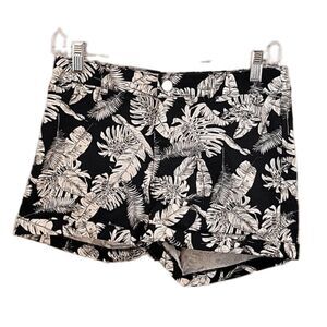 H&M | Divided Black White Palm Leaf Print Shorts